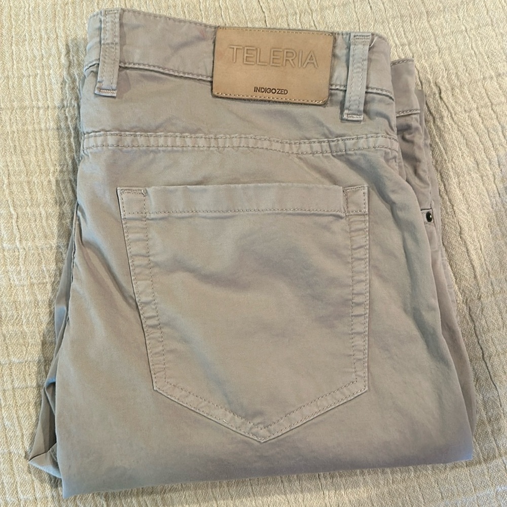 Teleria men’s brown jeans. Made in Italy. Size 35/34